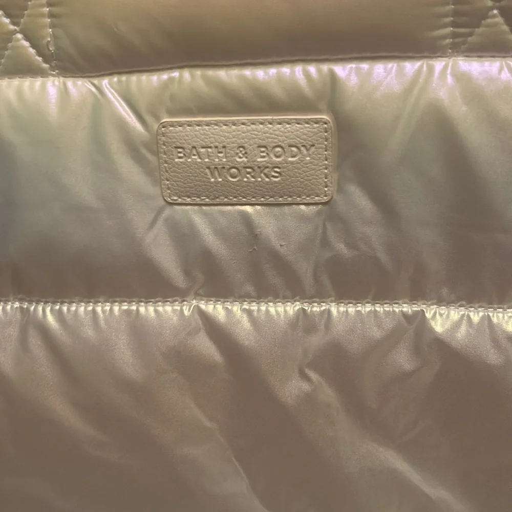 Bath & Body Works Limited Edition Pure Wonder Quilted Iridescent Tote Bag - Picture 2 of 7